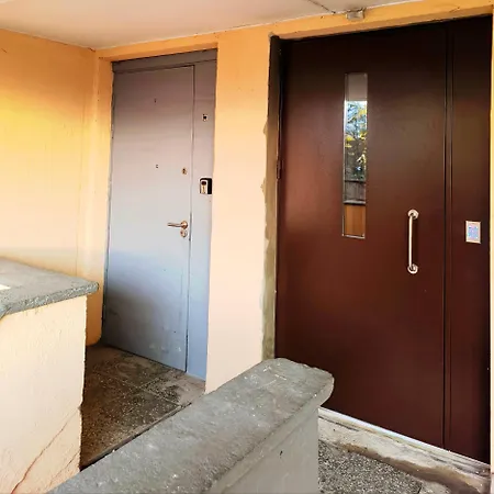 Sarkuguzta Cozy Apartmán *